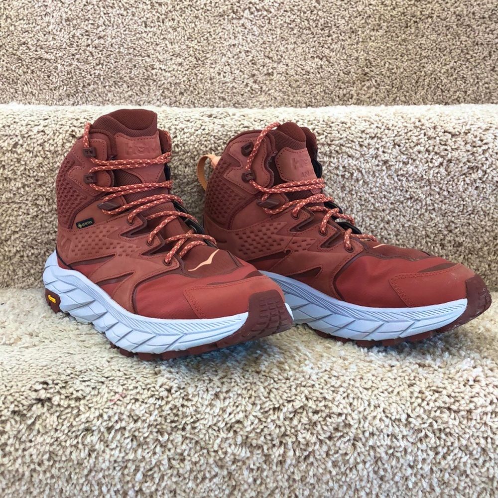 HOKA ANACAPA BOOTS SIZE 9